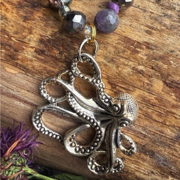 Chunky silver octopus pendant amethyst statement necklace - Picture 2 of 4
